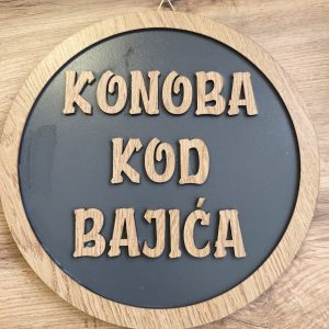 drveni zidni ukras s natpisom po želji – personalizirana dekoracija